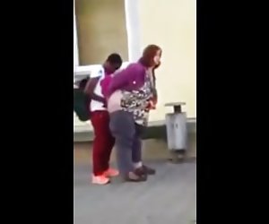 Фаллоимитатор во влажном толстом порно со студентами вагине