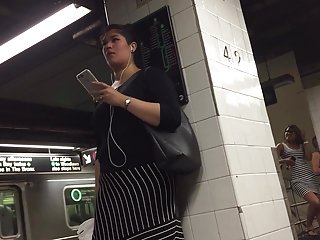 Чувак трахнул две порно в фильмах хижины, которые не могут жить без секса