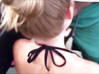 Девушка в кепке сосет член через популярное порно стену